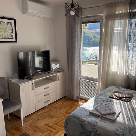 פלוזינה Zora Apartment מראה חיצוני תמונה