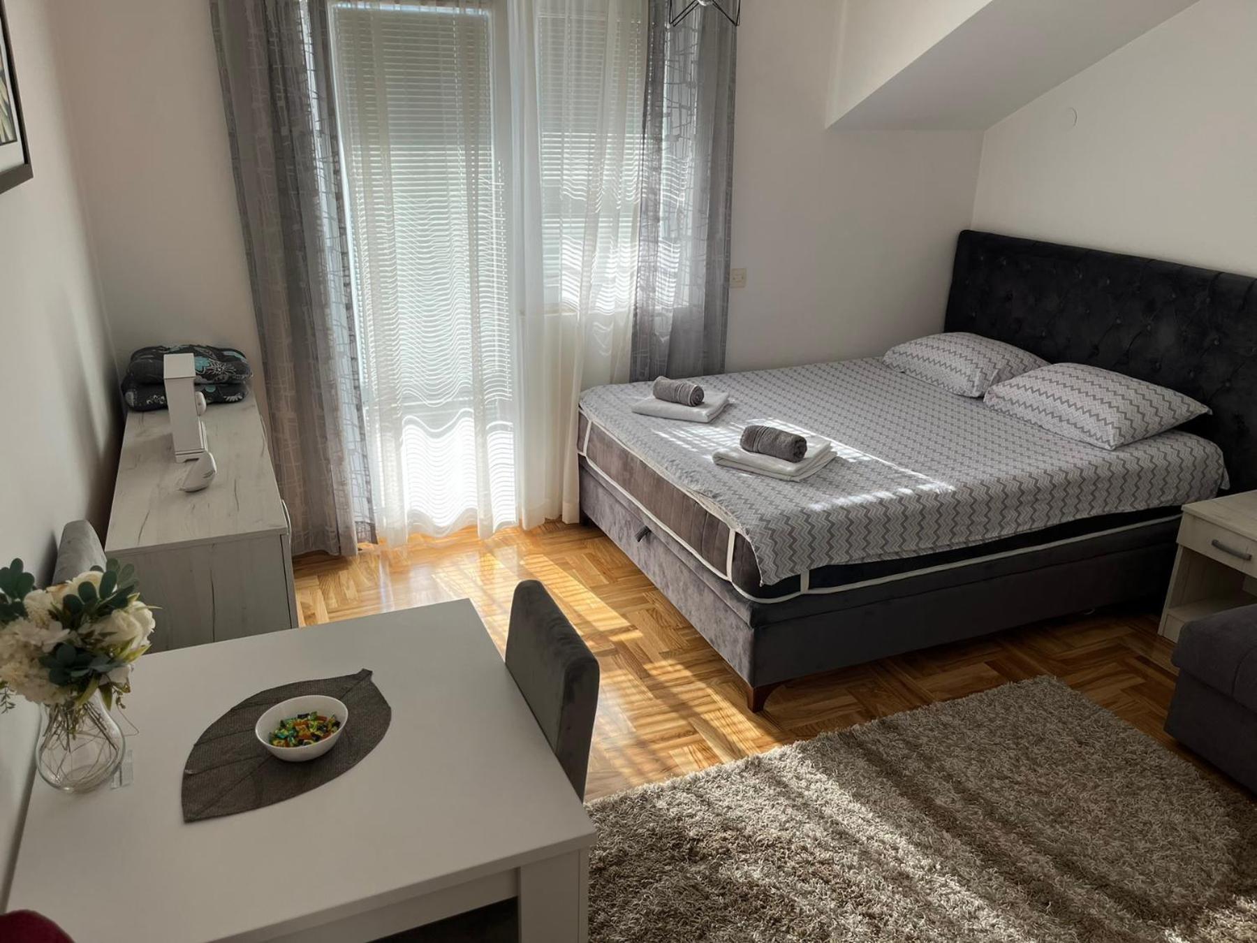 פלוזינה Zora Apartment מראה חיצוני תמונה