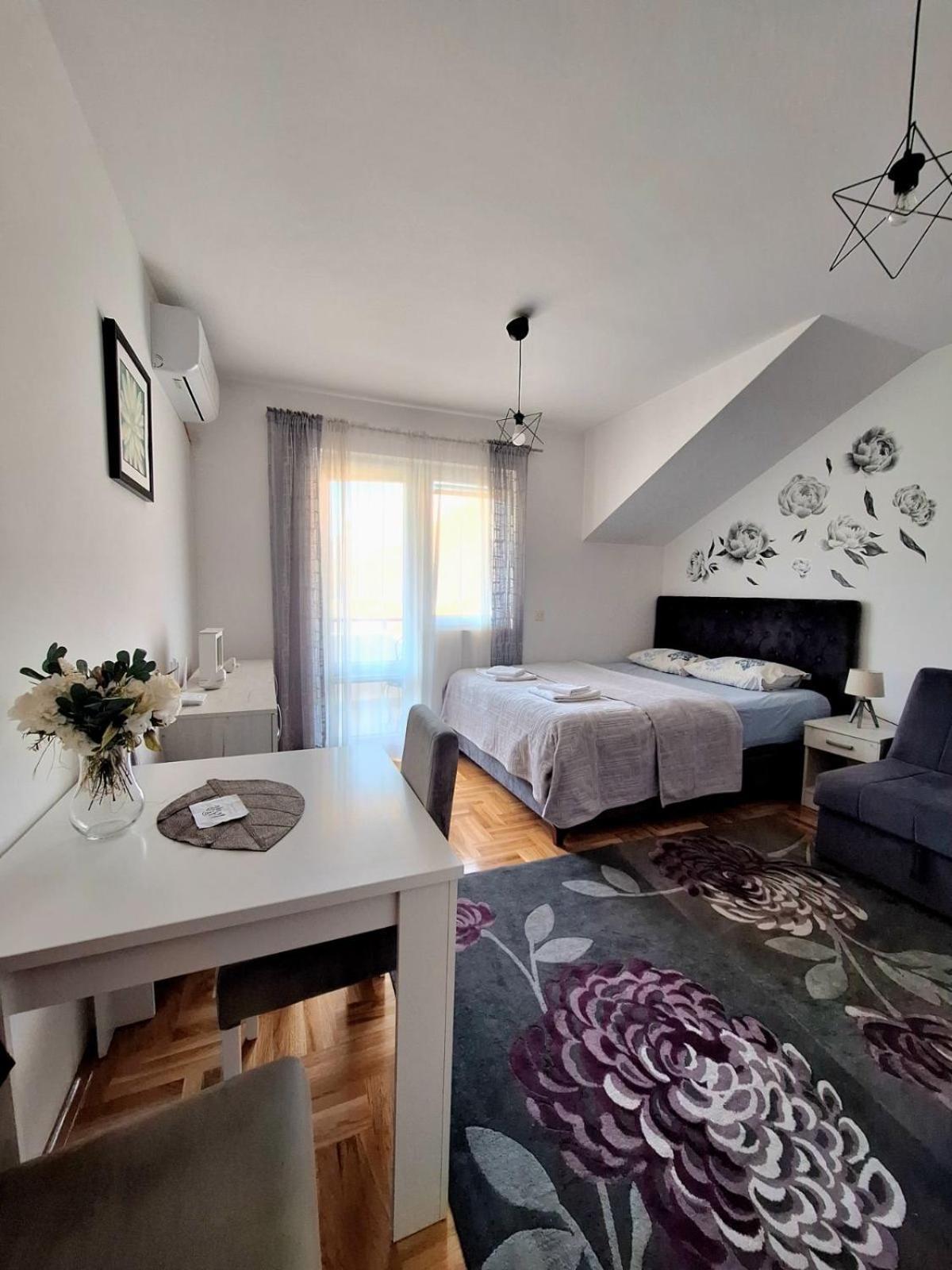 פלוזינה Zora Apartment מראה חיצוני תמונה