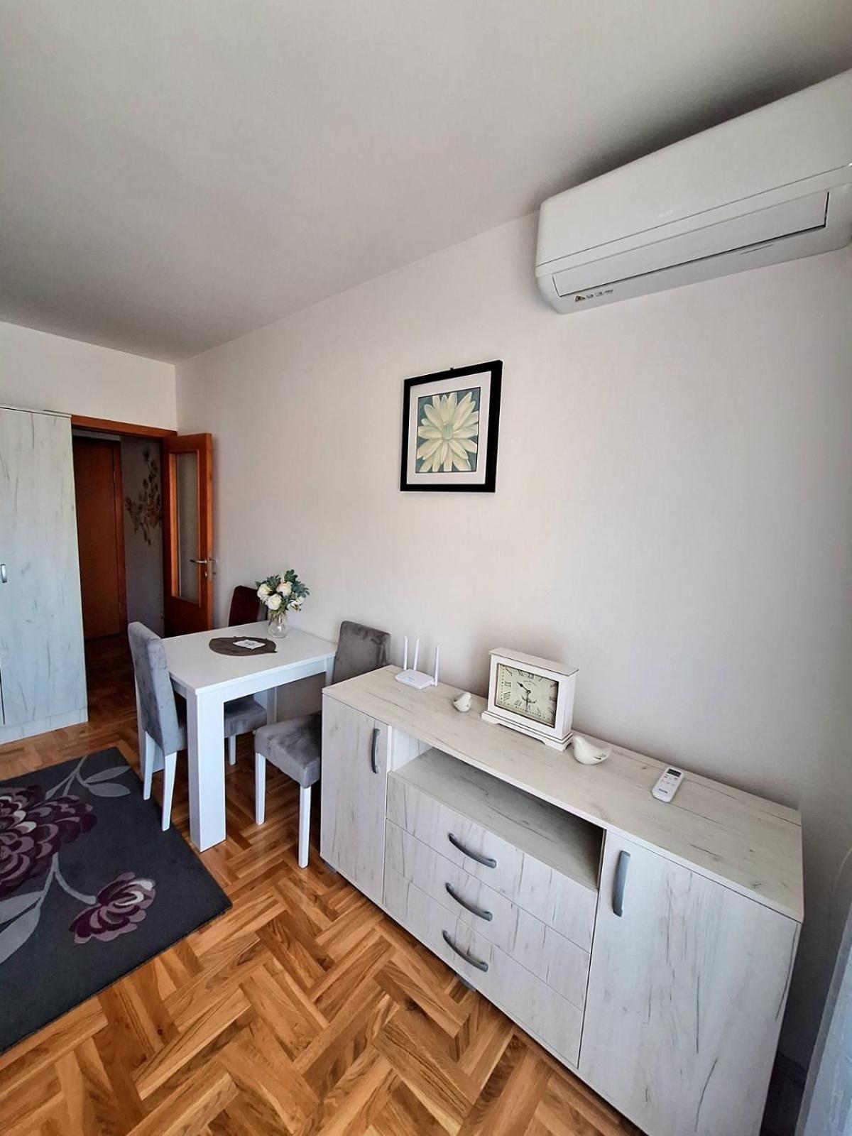 פלוזינה Zora Apartment מראה חיצוני תמונה